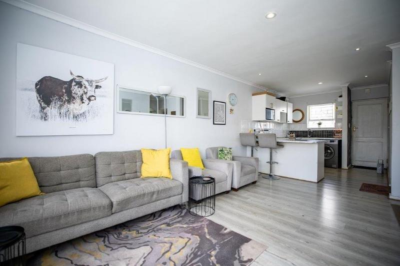 2 Bedroom Property for Sale in Oakglen Western Cape